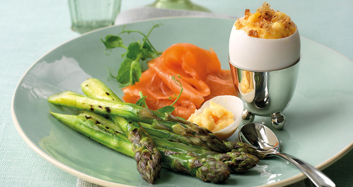 Duck egg with smoked salmon and asparagus