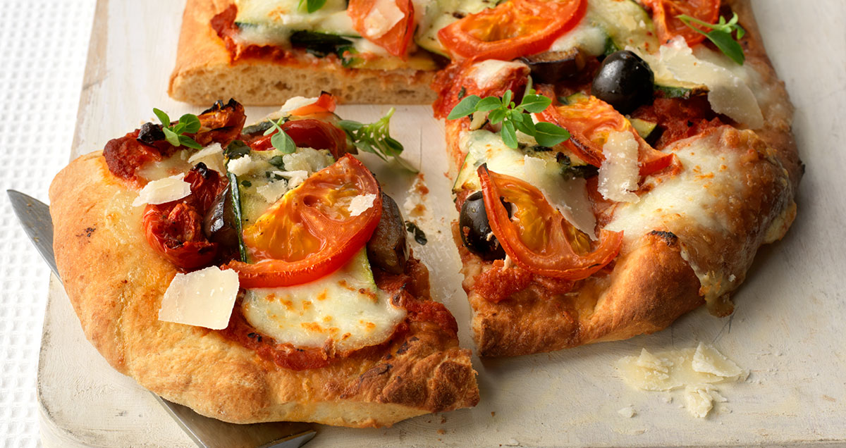 Mediterranean vegetable flatbread pizza