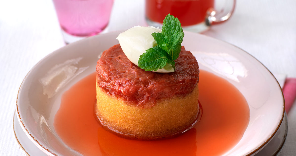 Upside-down rhubarb pudding